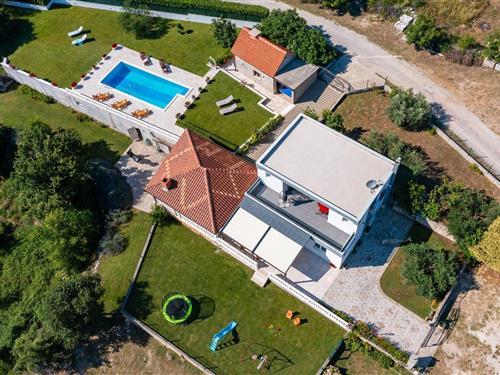 Holiday Home/Apartment - 8 persons -  - Gracevica - 21254 - Blato Na Cetini