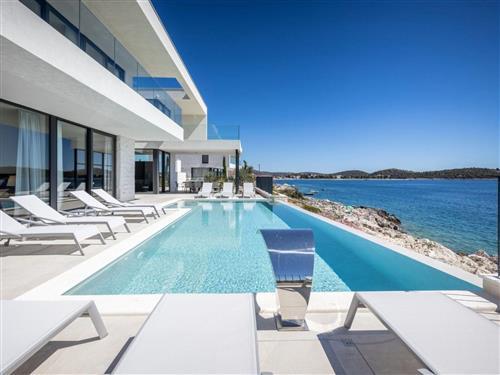 Feriehus - 10 personer -  - Podorljak - 22203