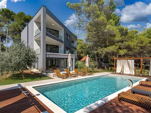 Holiday home - 8 persons -  - De Franceschijeva - 52100 - Pula