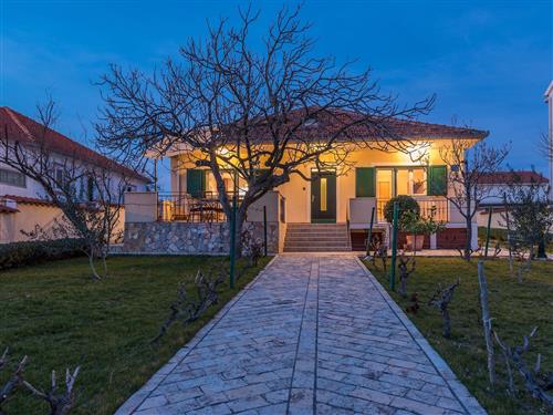 Sommerhus - 8 personer -  - Dr. Ante Starcevica - 23235 - Vrsi