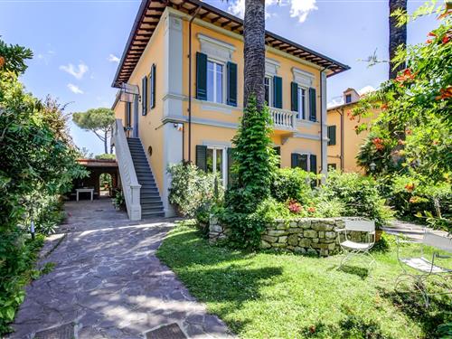 Holiday Home/Apartment - 10 persons -  - 56123 - Pisa