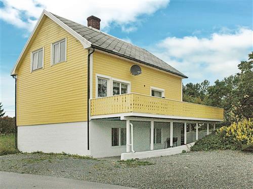 Holiday Home/Apartment - 11 persons -  - Naustvegen - 6494 - Vevang