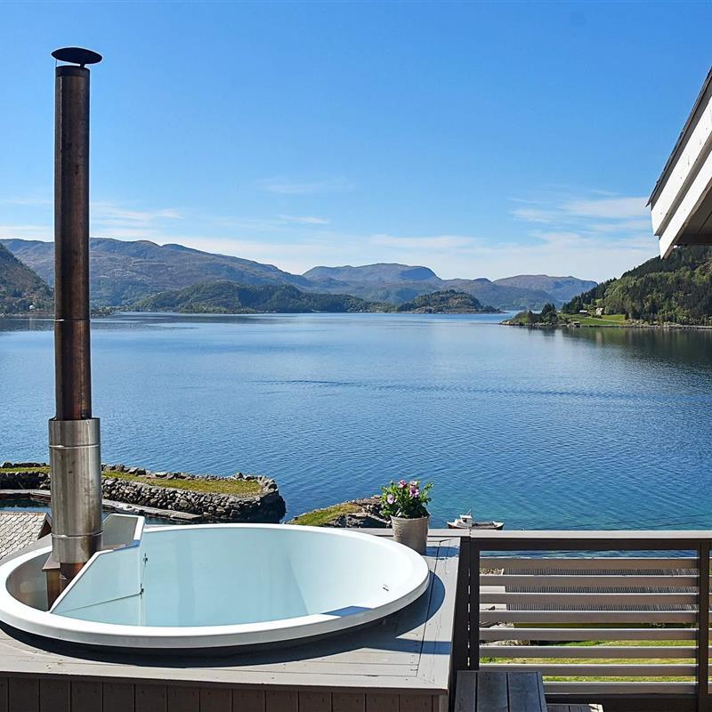  - 4 personer -  - Bjørklund - Rundereim - 6740 - Selje