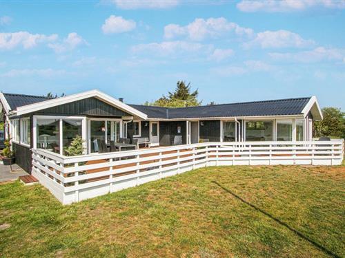 Sommerhus - 6 personer -  - Fyrmarken - Nr. Lyngvig - 6960 - Hvide Sande