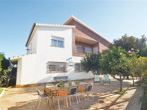 Holiday home - 14 persons -  - Carrer Gregal - 08398 - Santa Susanna