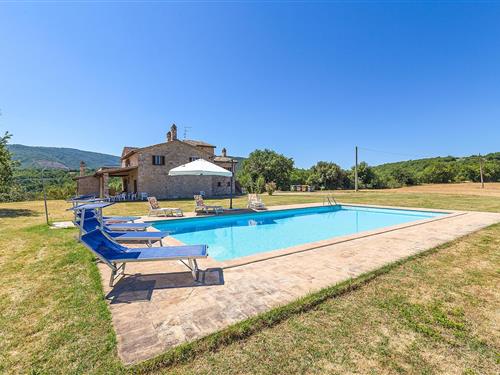 Holiday Home/Apartment - 11 persons -  - Portella di Torri-S.Maria - Gualdo Cattaneo - 06035 - Gualdo Cattaneo Pg