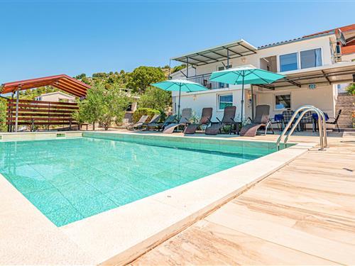 Holiday home - 7 persons -  - Zatoglav - Rogoznica-Zatoglav - 22203 - Zatoglav