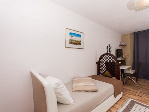Ferieleilighet - 3 personer -  - 21223 - Okrug Gornji