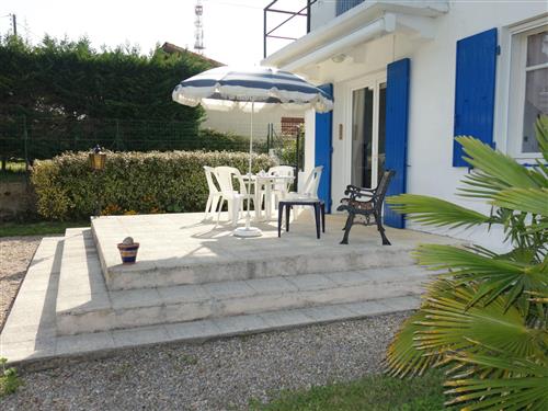 Holiday Home/Apartment - 4 persons -  - Vaux Sur Mer - 17640