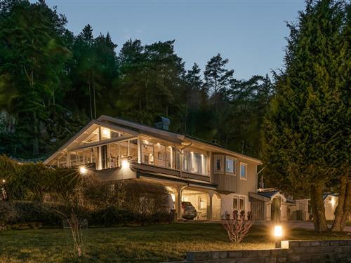 Holiday home - 8 persons -  - Östra Lanesundsvägen - 451 98 - Uddevalla