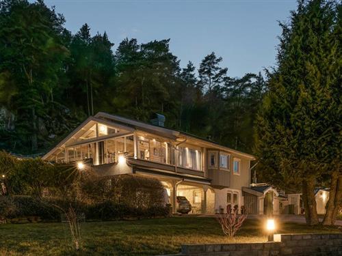 Sommerhus - 8 personer -  - Östra Lanesundsvägen - 451 98 - Uddevalla