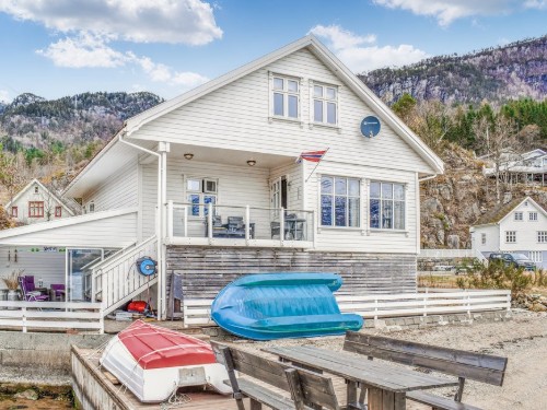 Holiday home - 11 persons -  - Vanvikvegen - Vanvik/Suldal - 4209 - Vanvik