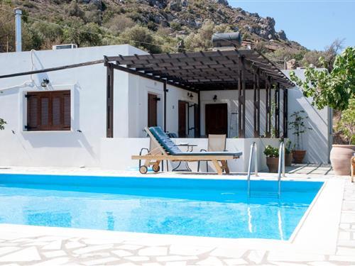 Holiday Home/Apartment - 4 persons -  - Minoan Villa - 722 00 - Monastiraki