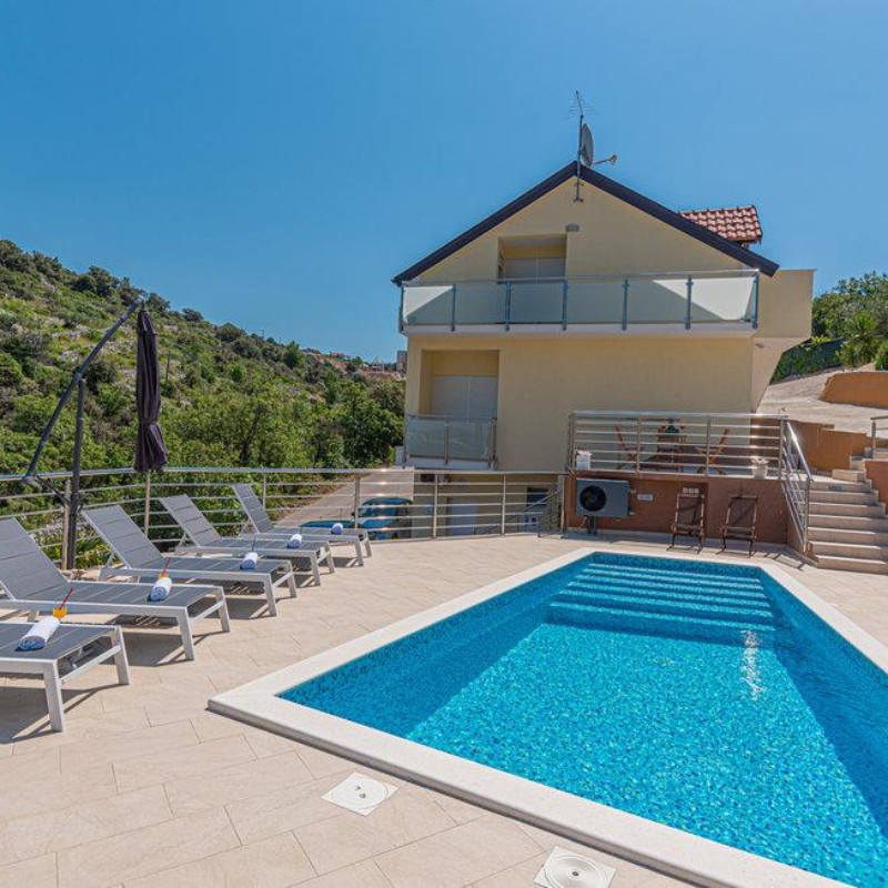 Sommerhus - 10 personer -  - Uvala Luka - Rogoznica-Zatoglav - 22203 - Zatoglav