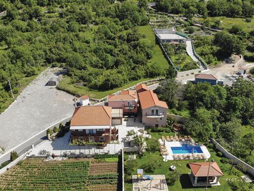 Sommerhus - 18 personer -  - Put Zezevice - Makarska-Sestanovac - 21250 - Sestanovac