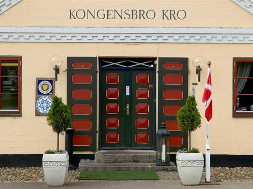 Kongensbro Kro - Nyd pejsehygge og god mad med udsigt til Gudenåen