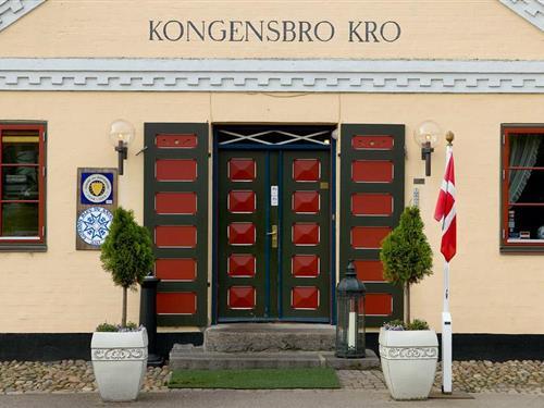 Kongensbro Kro - Ægte dansk krohygge med udsigt til Gudenåen