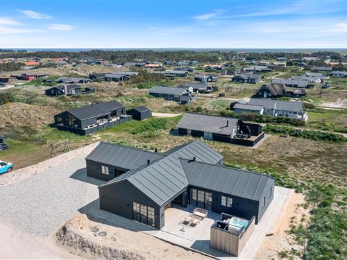 Sommerhus - 12 personer -  - Sigfred Jensens Vej - Bjerregård - 6960 - Hvide Sande