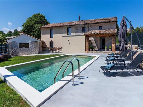 Feriehus - 9 personer -  - Bazgalji - 52000 - Pazin