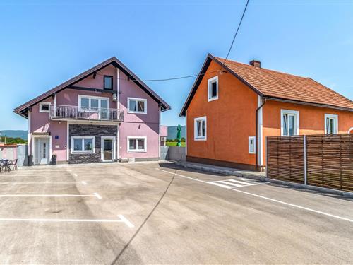 Sommerhus - 4 personer -  - Ulica Ivana Gundulica - 53220 - Otocac