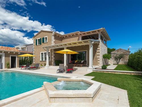 Holiday home - 9 persons -  - Gregi - 52444 - Tinjan