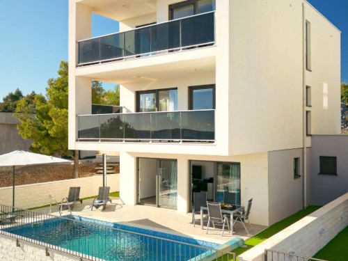 Holiday home - 9 persons -  - 22000 - Šibenik
