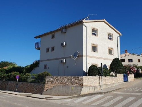 Holiday home - 4 persons -  - 52204 - Ližnjan