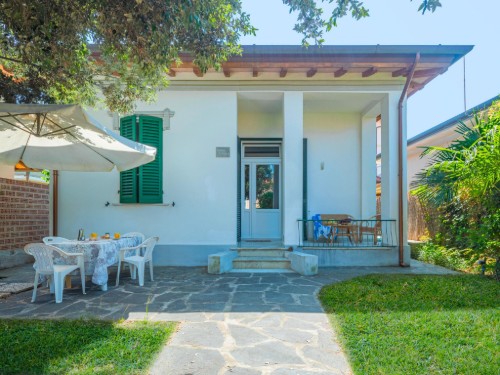 Holiday home - 6 persons -  - 55045 - Marina Pietrasanta