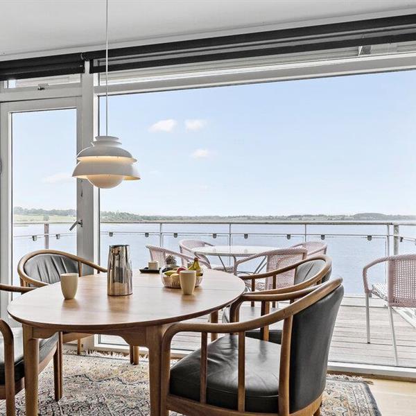 Emne nr.: 130-F04060