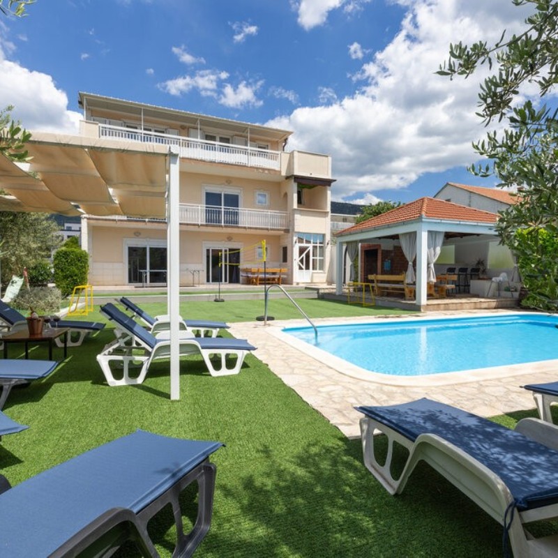 Sommerhus - 14 personer -  - Majurina - Trogir-Kastel Luksic - 21215 - Kastel Luksic