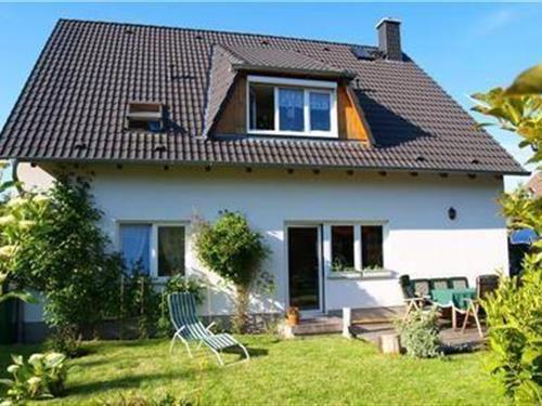 Holiday Home/Apartment - 6 persons -  - Straße der DSF - 18556 - Wiek