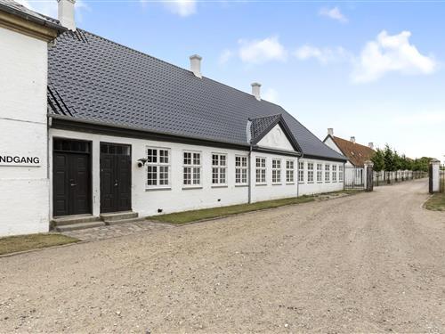 Sommerhus - 16 personer -  - Lerchenborg - Vestsjælland - 4400 - Kalundborg