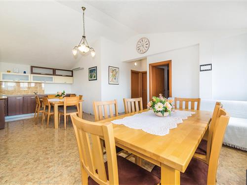 Sommerhus - 8 personer -  - Vatroslava Lisinskog - Trogir-Kastel Novi - 21216 - Kastel Novi