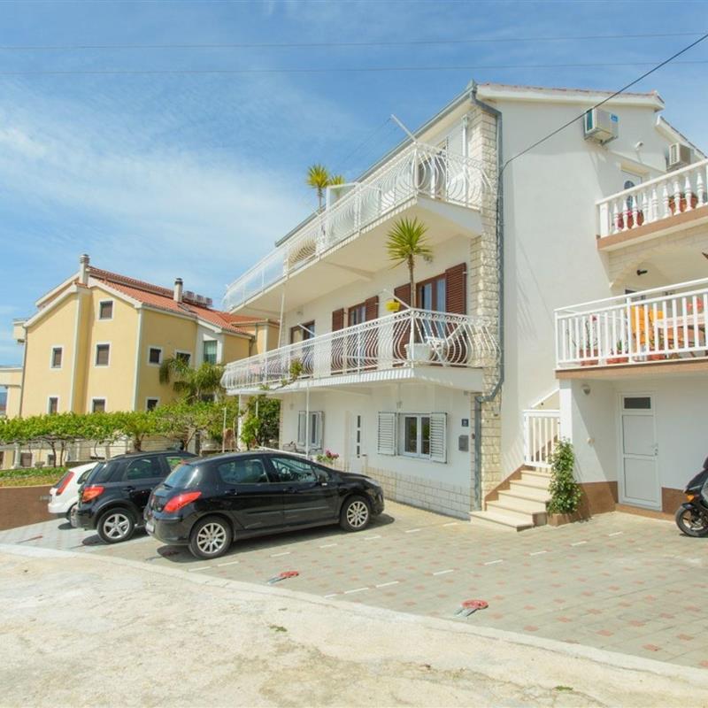 Ferielejlighed - 8 personer -  - Tudorski put - 21223 - Okrug Gornji