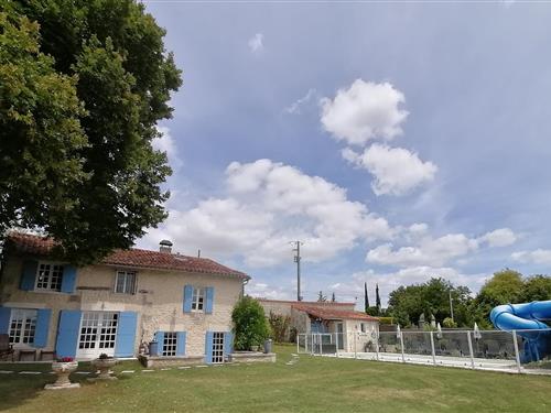 Sommerhus - 16 personer -  - 24320 - Lusignac