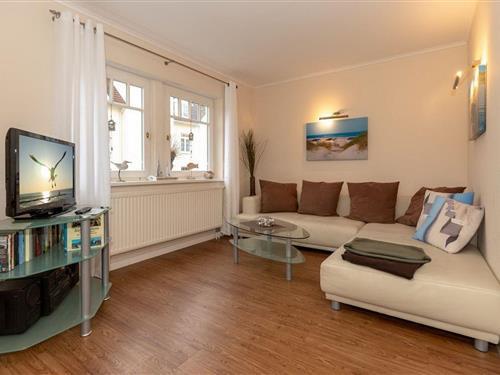 Holiday Home/Apartment - 3 persons -  - Ostseeallee - 18225 - Ostseebad Kühlungsborn