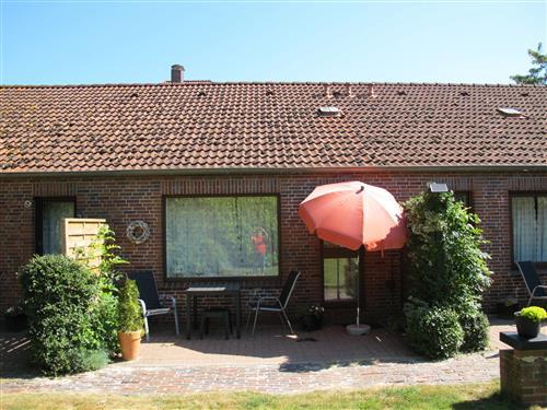 Holiday Home/Apartment - 2 persons -  - Bahnhofstrasse - 26553 - Dornum