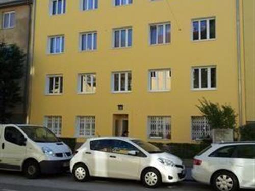 Holiday Home/Apartment - 5 persons -  - Auhofstrasse - 1130 - Bezirk 13-Hietzing