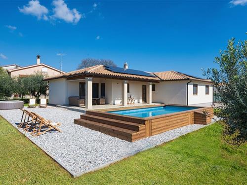 Holiday home - 6 persons -  - Valtura 117 H - 52100 - Ližnjan