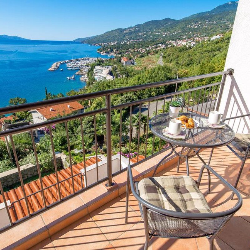 Ferielejlighed - 8 personer -  - Ulica Antona Raspora - 51410 - Opatija