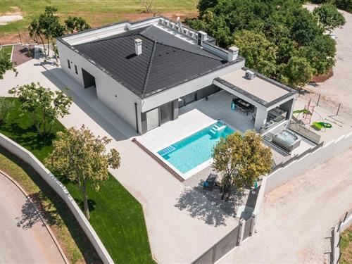 Holiday home - 8 persons -  - Rebici - Barban-Rebici - 52207 - Rebici