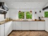 Image 18 - Kitchen