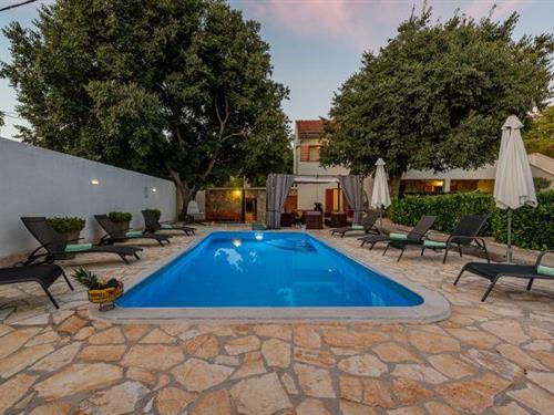 Holiday home - 10 persons -  - 23420 - Bulic