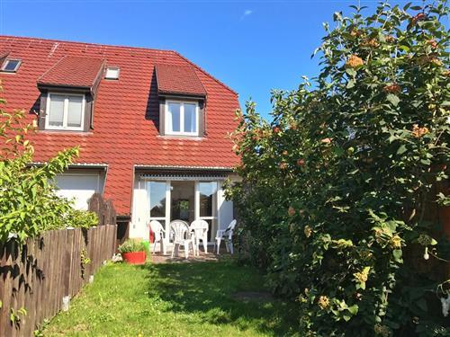 Holiday Home/Apartment - 4 persons -  - Dorfstrasse - 18556 - Breege