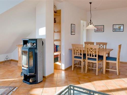 Holiday Home/Apartment - 4 persons -  - Ostseeallee - 18225 - Ostseebad Kühlungsborn