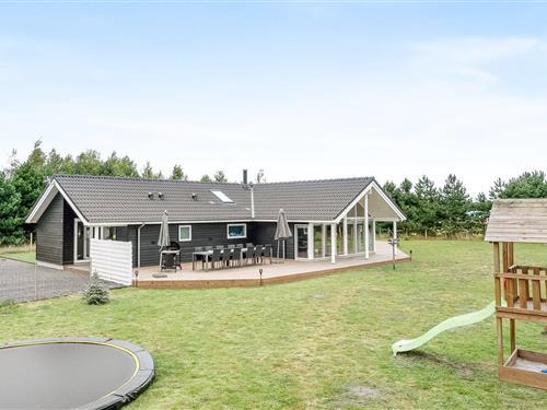 Sommerhus - 14 personer -  - Hansavej - Marielyst - 4873 - Væggerløse