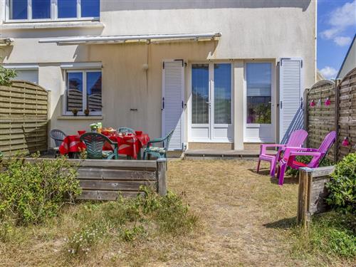 Holiday Home/Apartment - 4 persons -  - Denneville - 50580