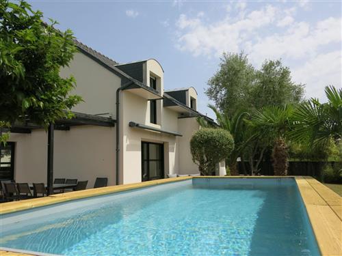 Holiday home - 8 persons -  - Theix - 56450