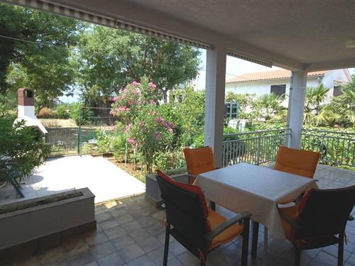 Holiday Home/Apartment - 4 persons -  - Njivice - 51512 - Njivice