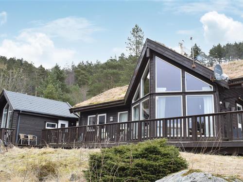 Holiday home - 8 persons -  - Ommundsbakken - Jørpeland/Rogaland - 4105 - Jørpeland